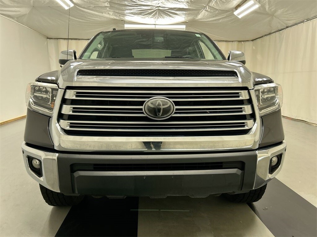 2018 Toyota Tundra SR5 photo 2