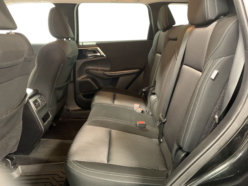 2022 Mitsubishi Outlander ES - Photo 19