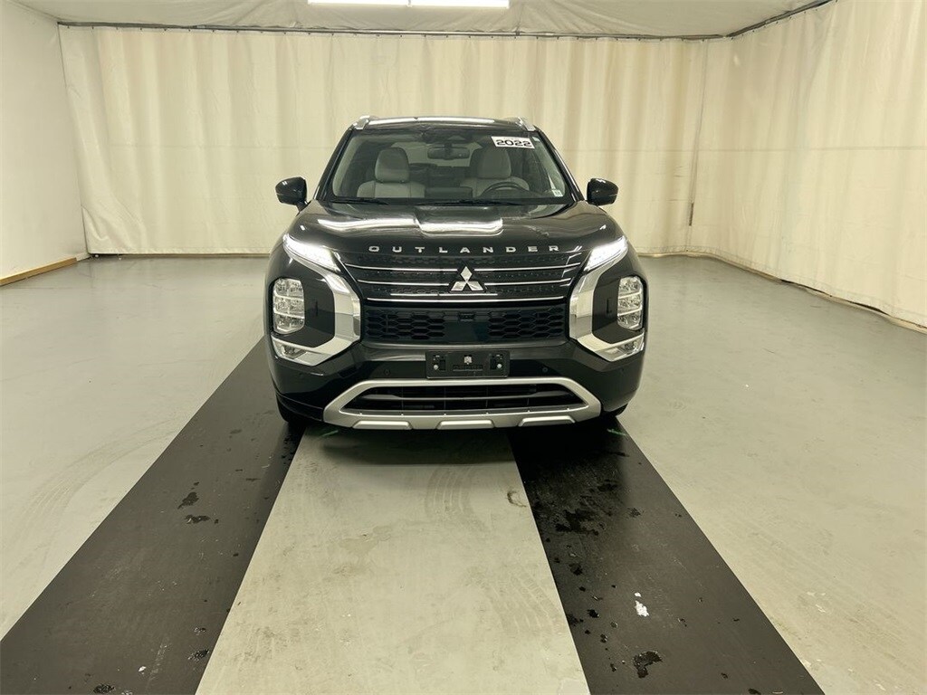 2022 Mitsubishi Outlander SEL photo 3