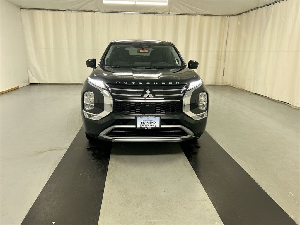 New 2025 Mitsubishi Outlander SE SUV