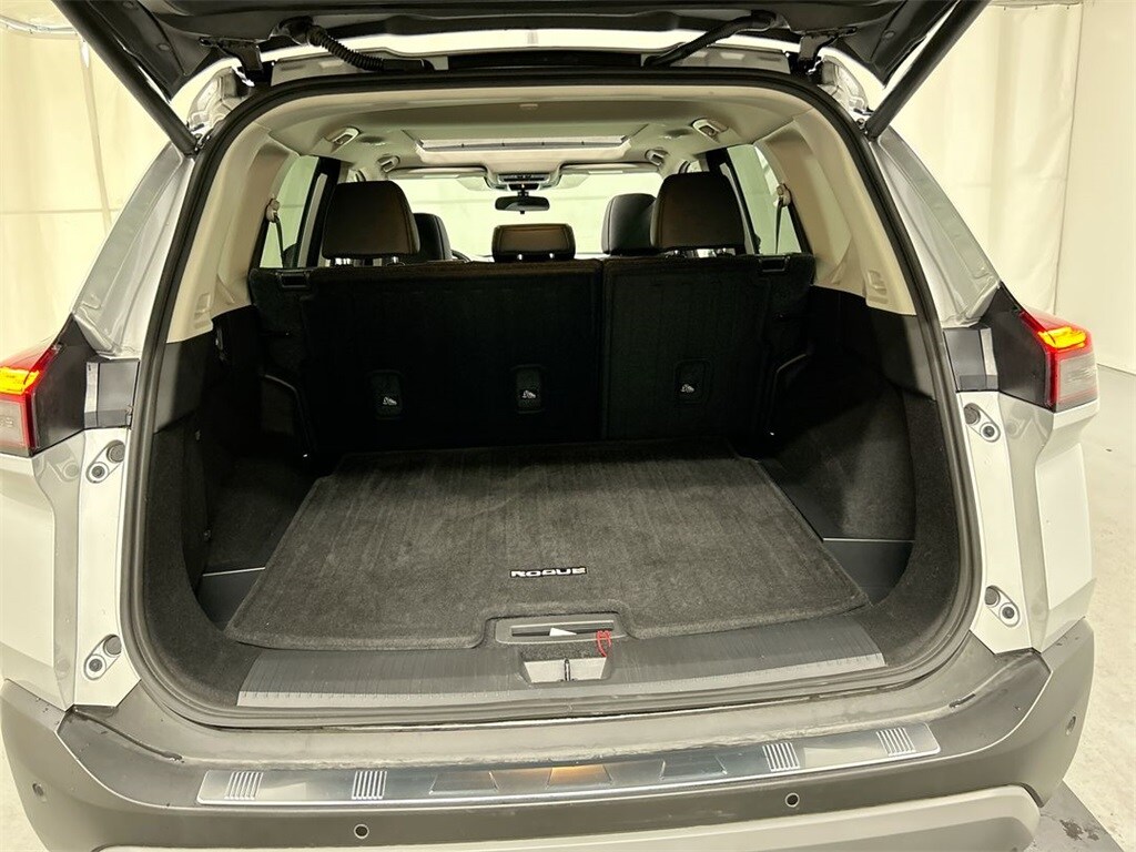 2022 Nissan Rogue SV photo 4