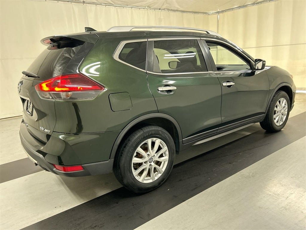 Used 2018 Nissan Rogue SV with VIN 5N1AT2MV4JC832692 for sale in Cicero, NY