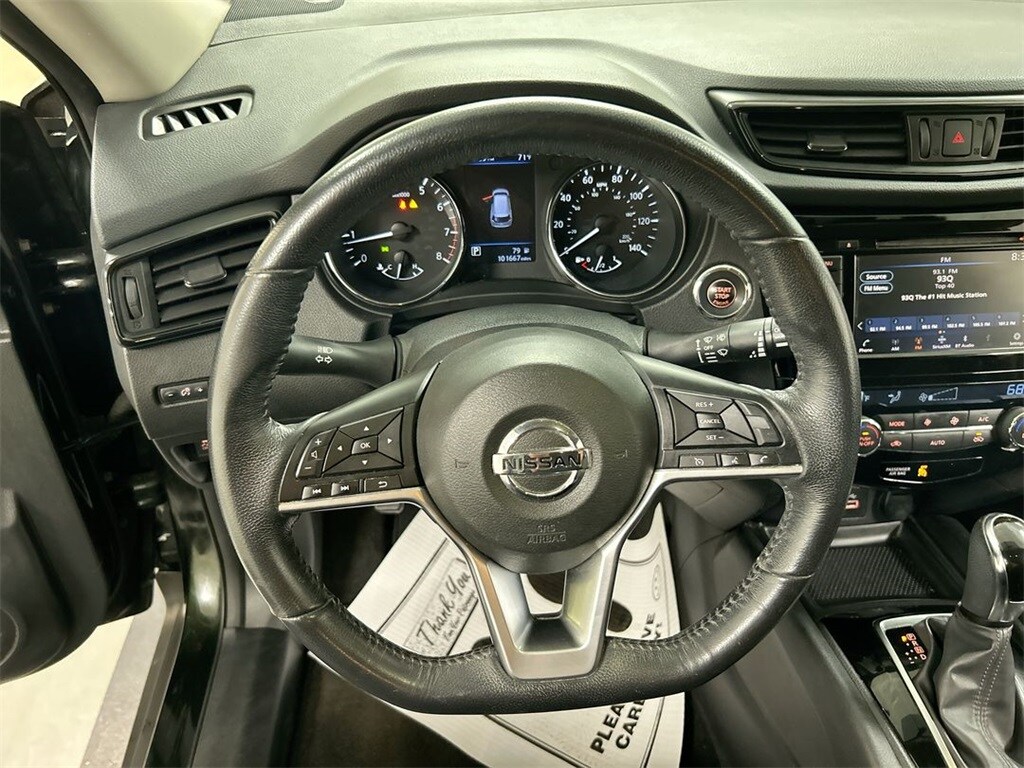 2018 Nissan Rogue SV photo 4