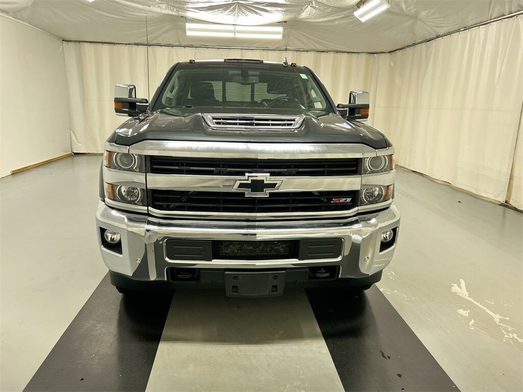2017 Chevrolet Silverado 2500HD LTZ photo 3