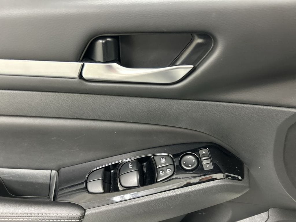 2023 Nissan Altima SV - Photo 11