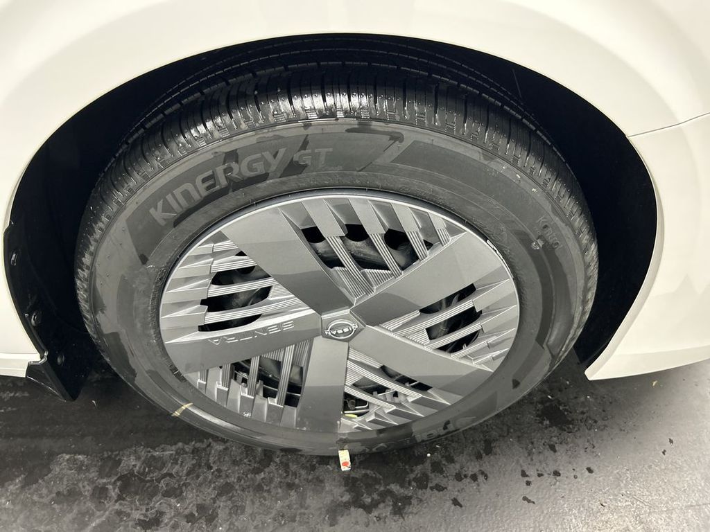 2026 Nissan Sentra SV - Photo 7