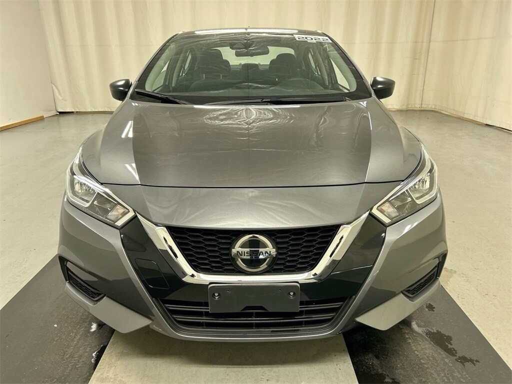 2022 Nissan Versa 1.6 S photo 3