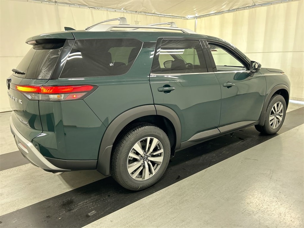 New 2025 Nissan Pathfinder SL SUV