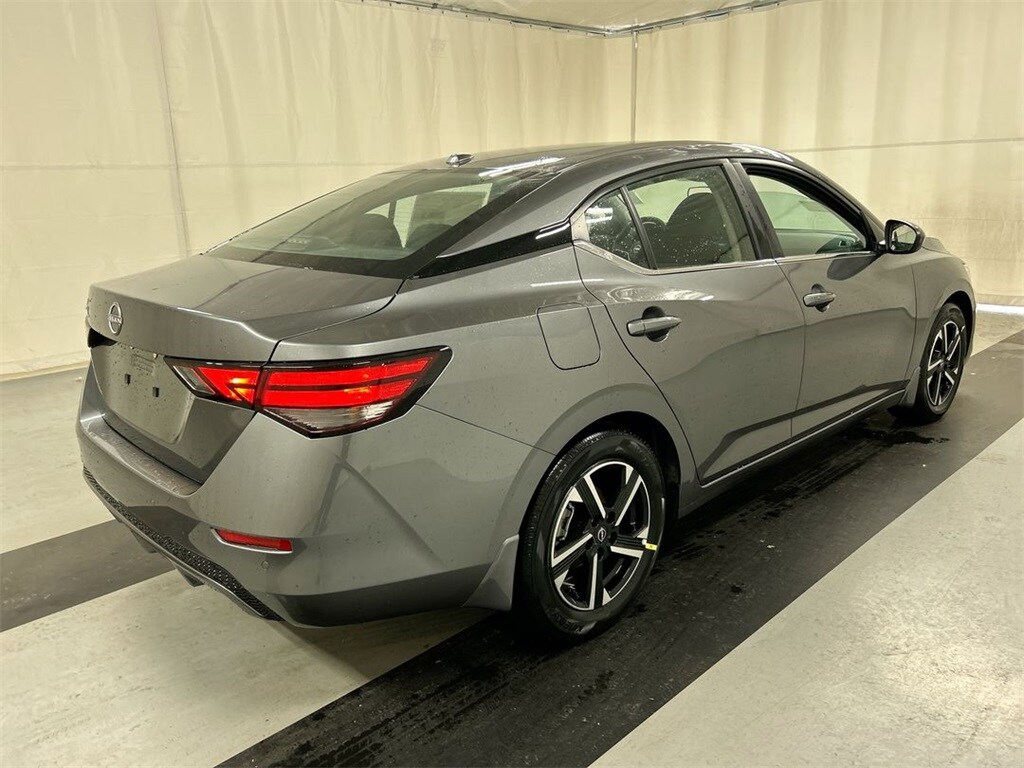2025 Nissan Sentra SV photo 2