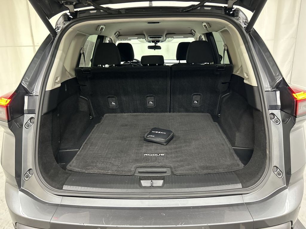 2024 Nissan Rogue SV - Photo 21