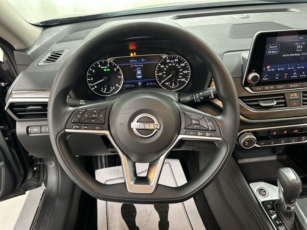 Used 2023 Nissan Altima 2.5 SV Sedan