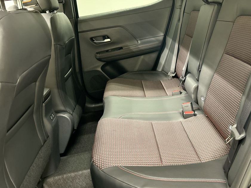 2025 Nissan Kicks SR AWD - Photo 21