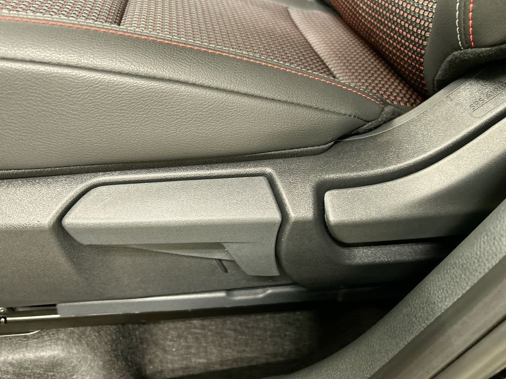 2025 Nissan Kicks SR AWD - Photo 13