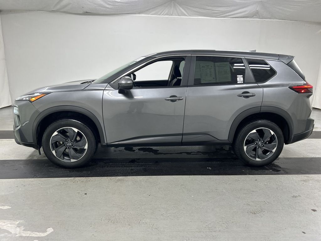 2024 Nissan Rogue SV - Photo 6