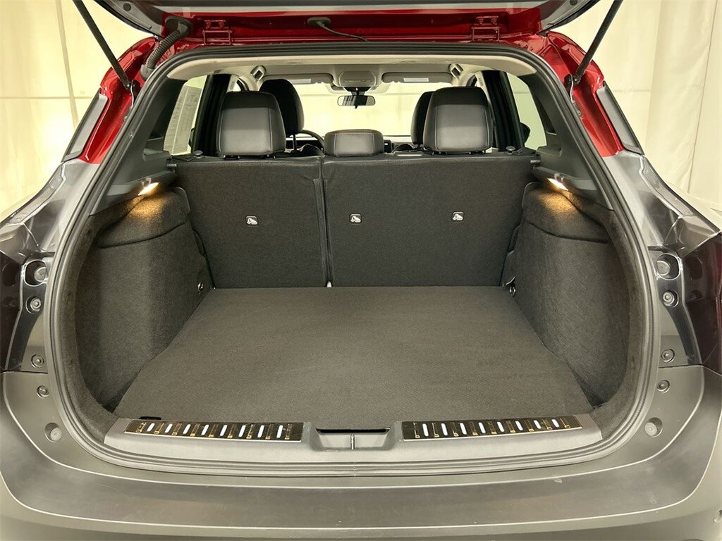 2025 Nissan Kicks SR photo 4