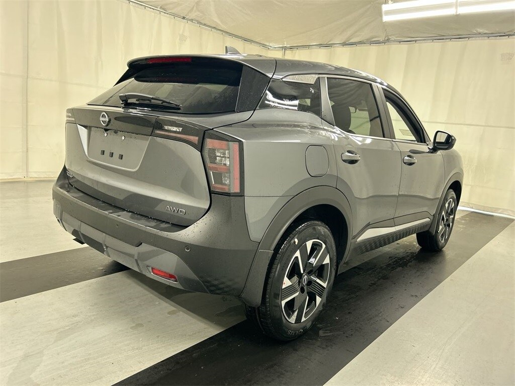 2025 Nissan Kicks SV photo 2