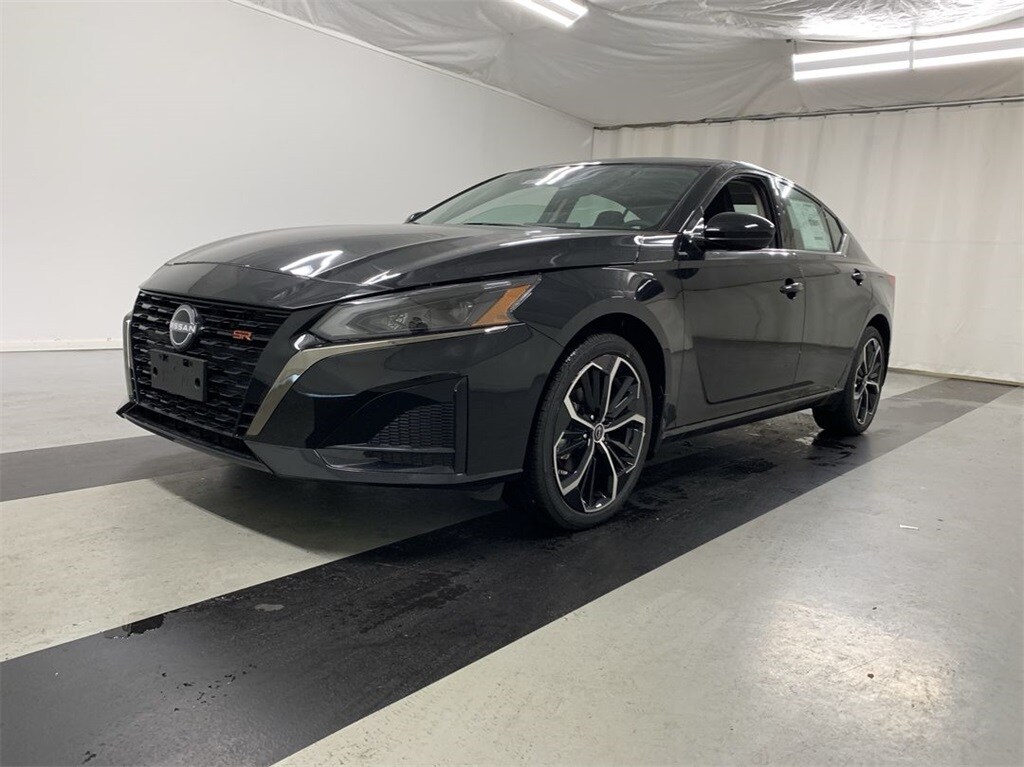 2025 Nissan Altima 2.5 SR photo 3