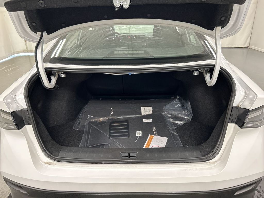 2026 Nissan Sentra SV - Photo 9