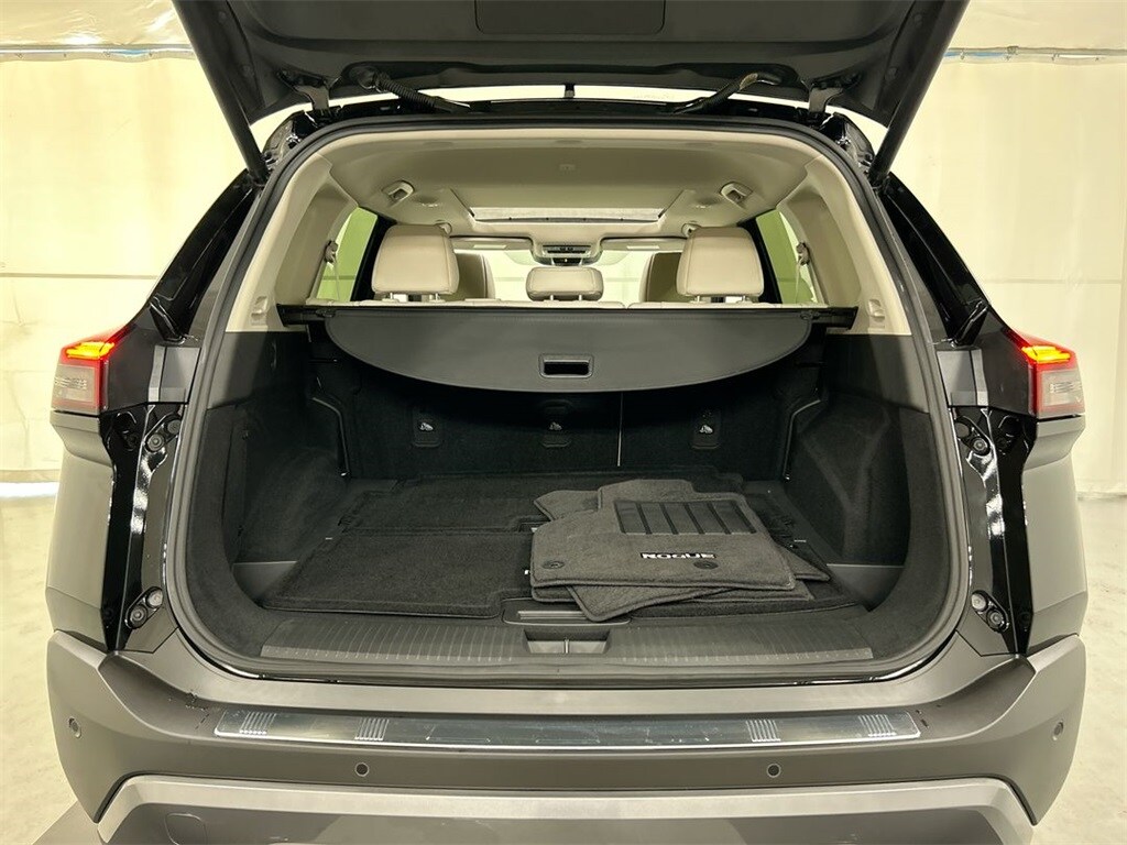 2023 Nissan Rogue SL photo 4