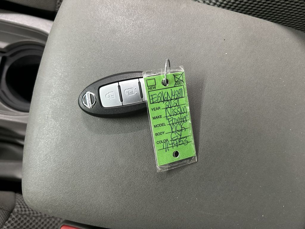 2021 Nissan Frontier SV - Photo 12