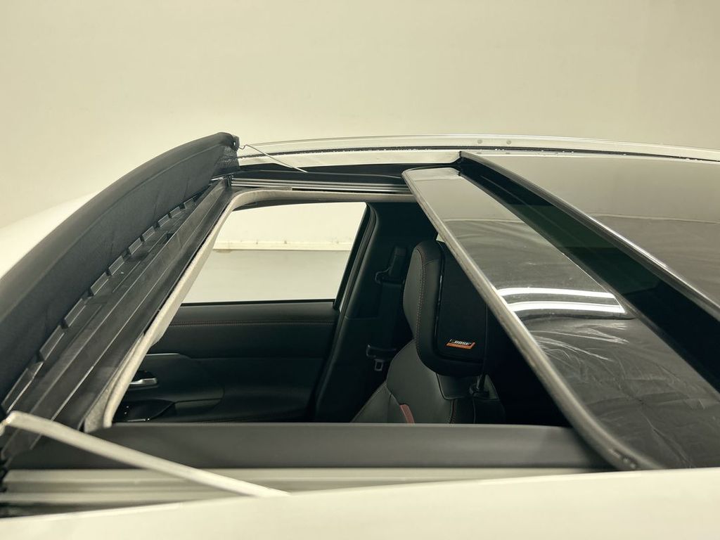 2025 Nissan Kicks SR AWD - Photo 8