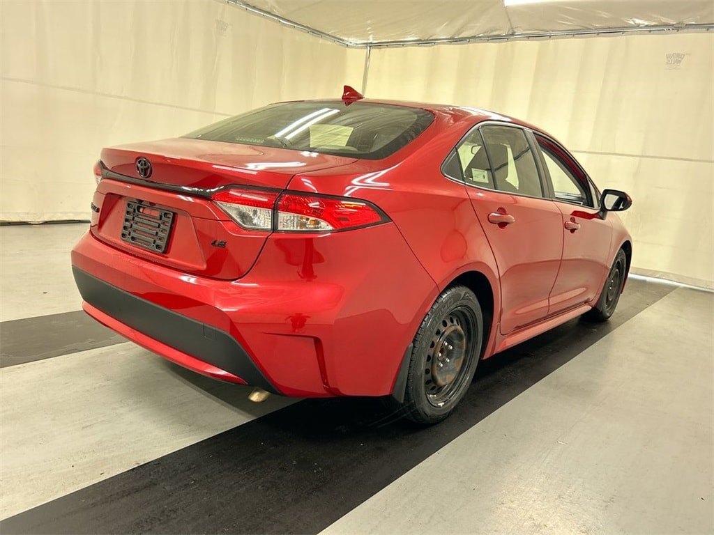 Used 2020 Toyota Corolla LE with VIN JTDEPRAE0LJ053635 for sale in Northfield, Minnesota
