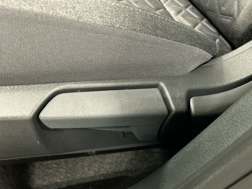 2025 Nissan Kicks SV AWD - Photo 12