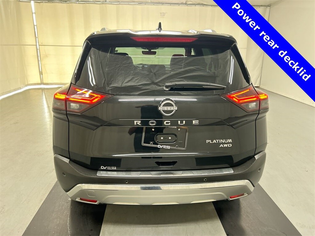 2023 Nissan Rogue Platinum photo 3