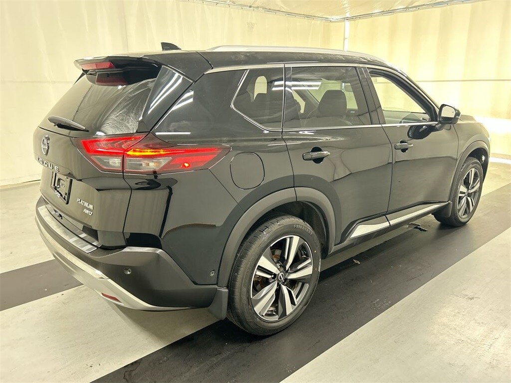 2023 Nissan Rogue Platinum photo 2