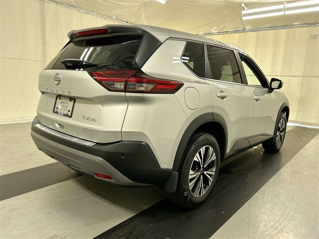 2023 Nissan Rogue SV photo 2