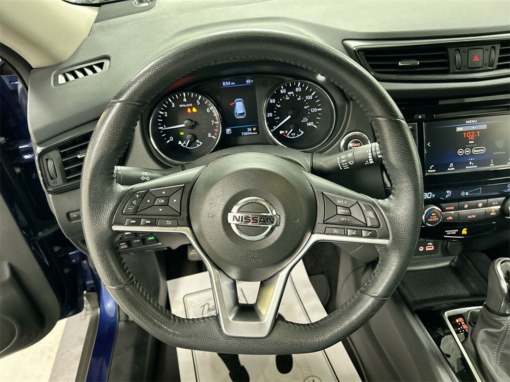 2019 Nissan Rogue SV photo 4