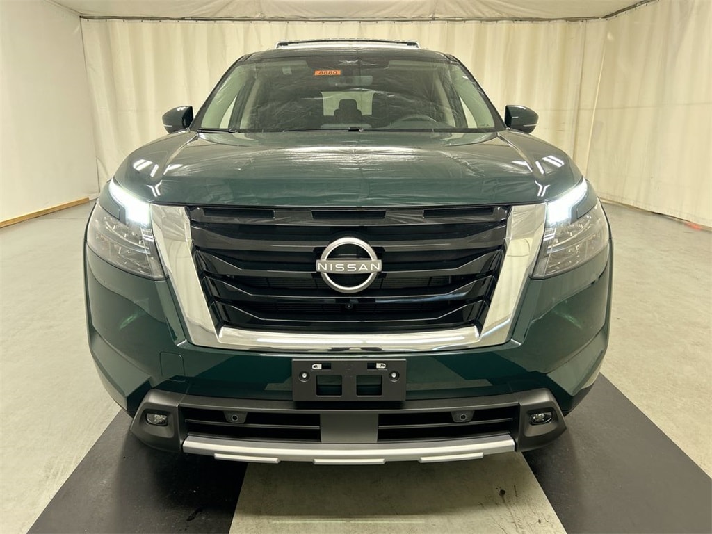 New 2025 Nissan Pathfinder SL SUV