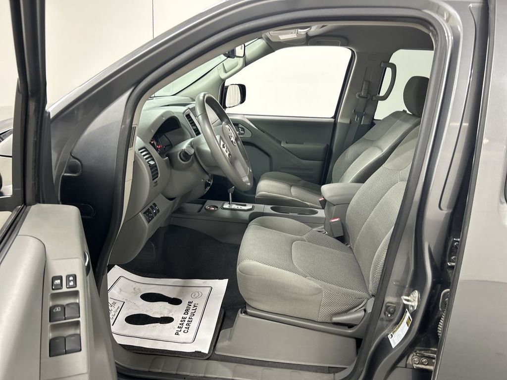 2021 Nissan Frontier SV - Photo 9