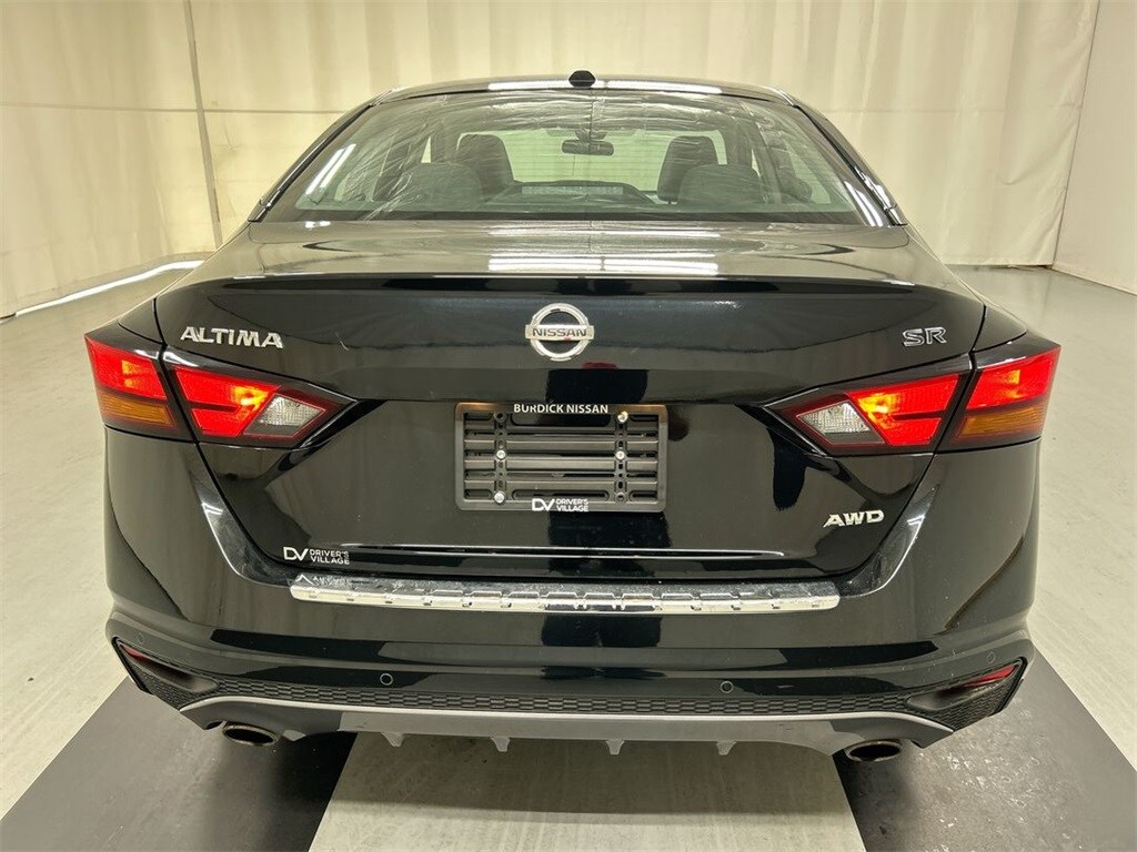 2021 Nissan Altima 2.5 SR photo 3
