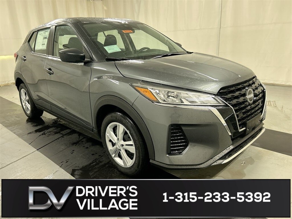 2025 Nissan KICKS PLAY Base's photo