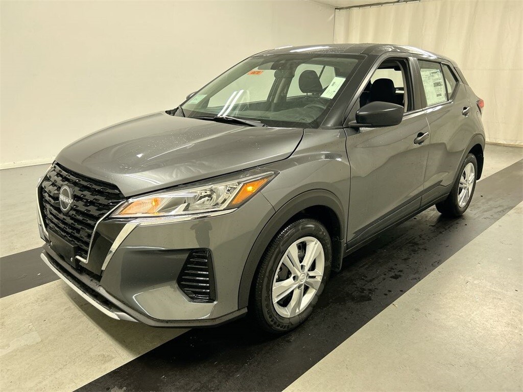 2025 Nissan Kicks Play S photo 3