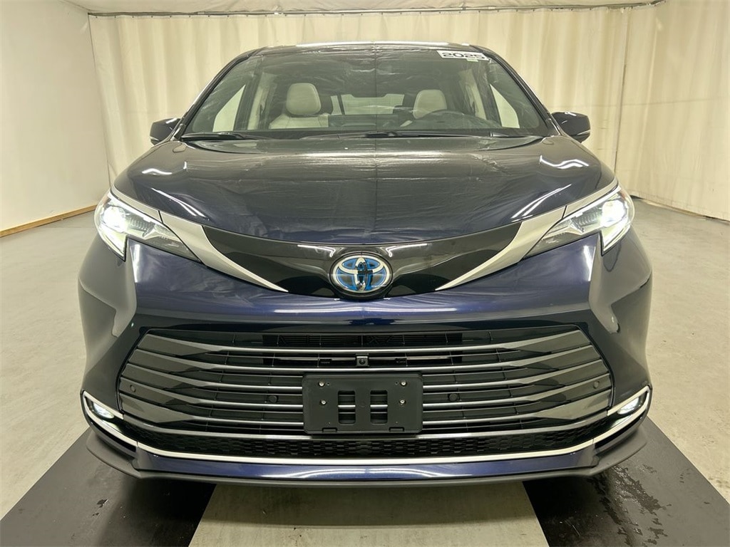 Used 2025 Toyota Sienna Platinum 7 Passenger Van Passenger Van