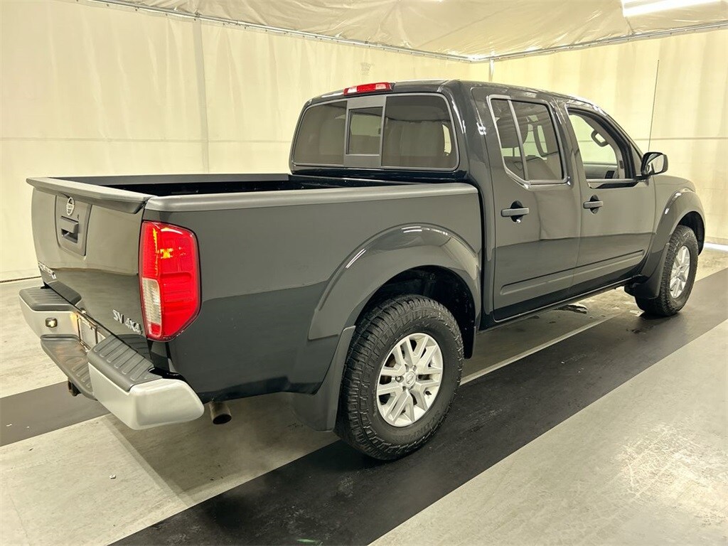 2021 Nissan Frontier SV photo 2
