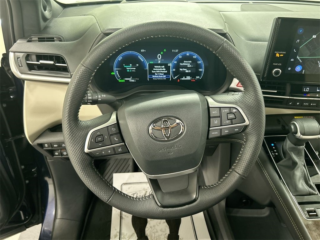 Used 2025 Toyota Sienna Platinum 7 Passenger Van Passenger Van