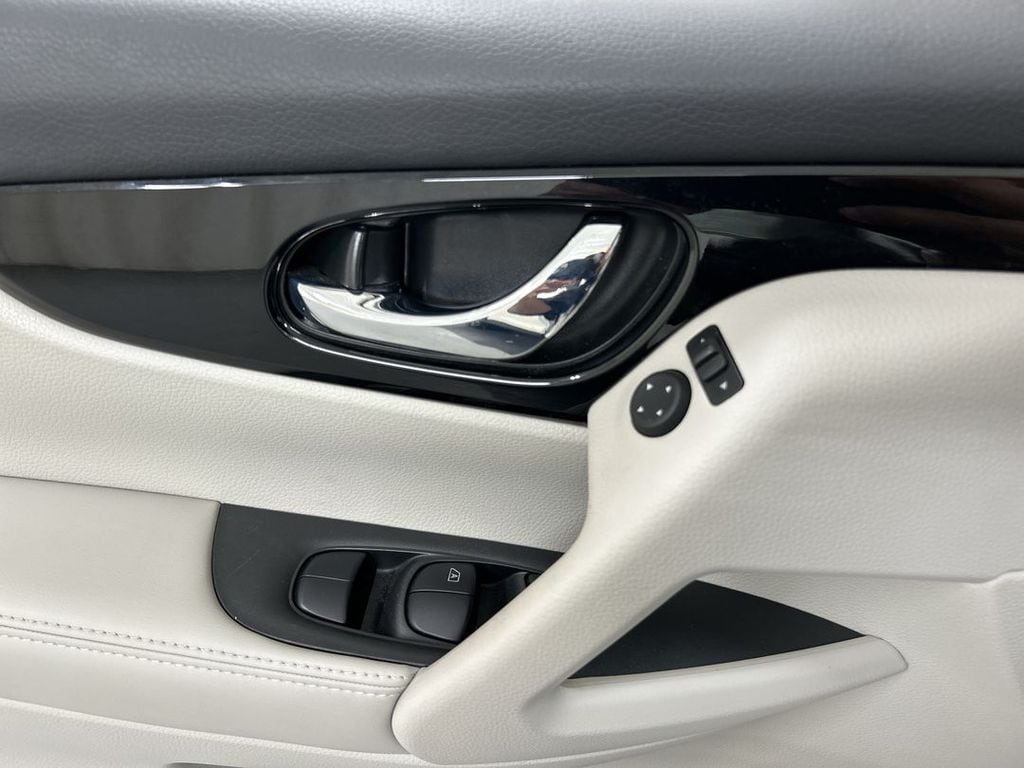 2022 Nissan Rogue Sport SL - Photo 11