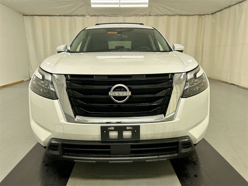 2025 Nissan Pathfinder SV photo 3