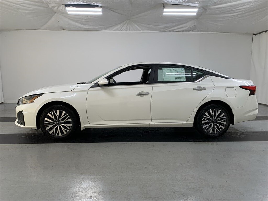 2025 Nissan Altima 2.5 SV photo 3