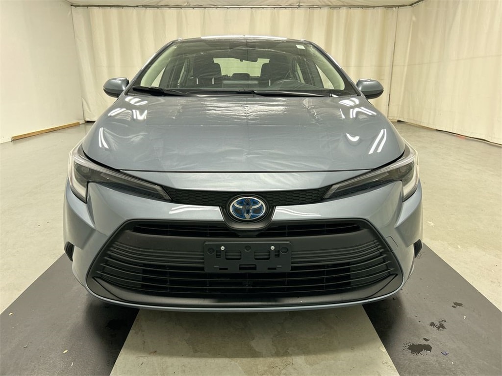 2023 Toyota Corolla Hybrid LE photo 2