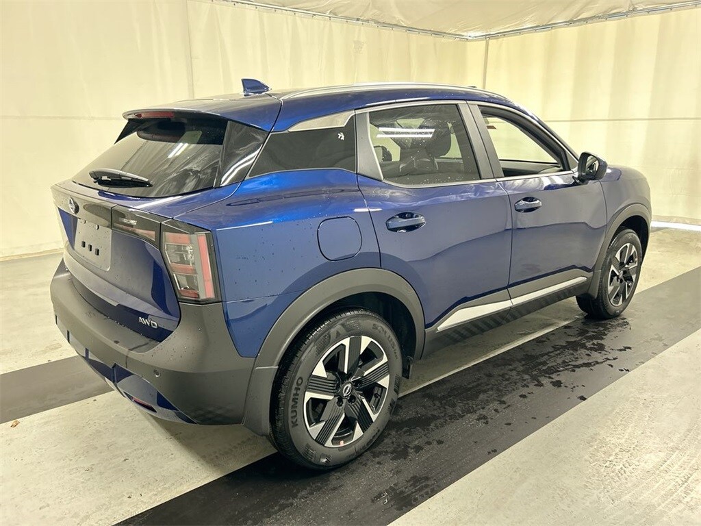 2025 Nissan Kicks SV photo 2
