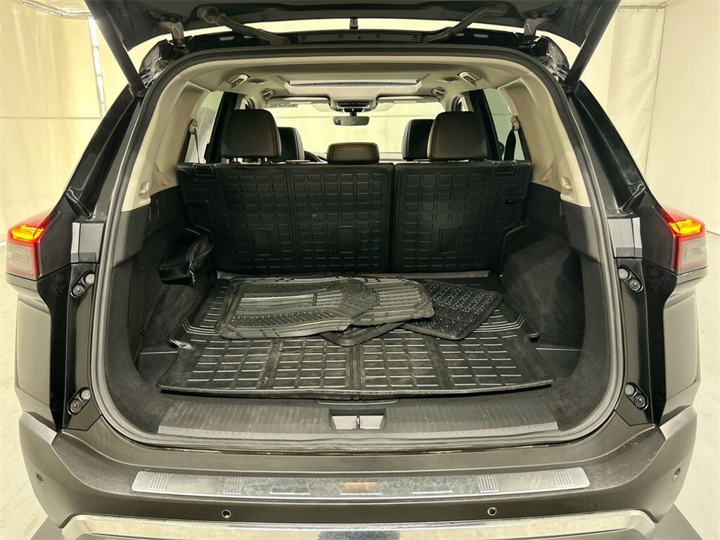 2023 Nissan Rogue Platinum photo 4