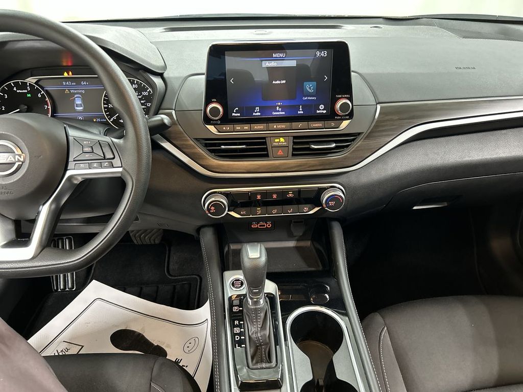 2023 Nissan Altima SV - Photo 18