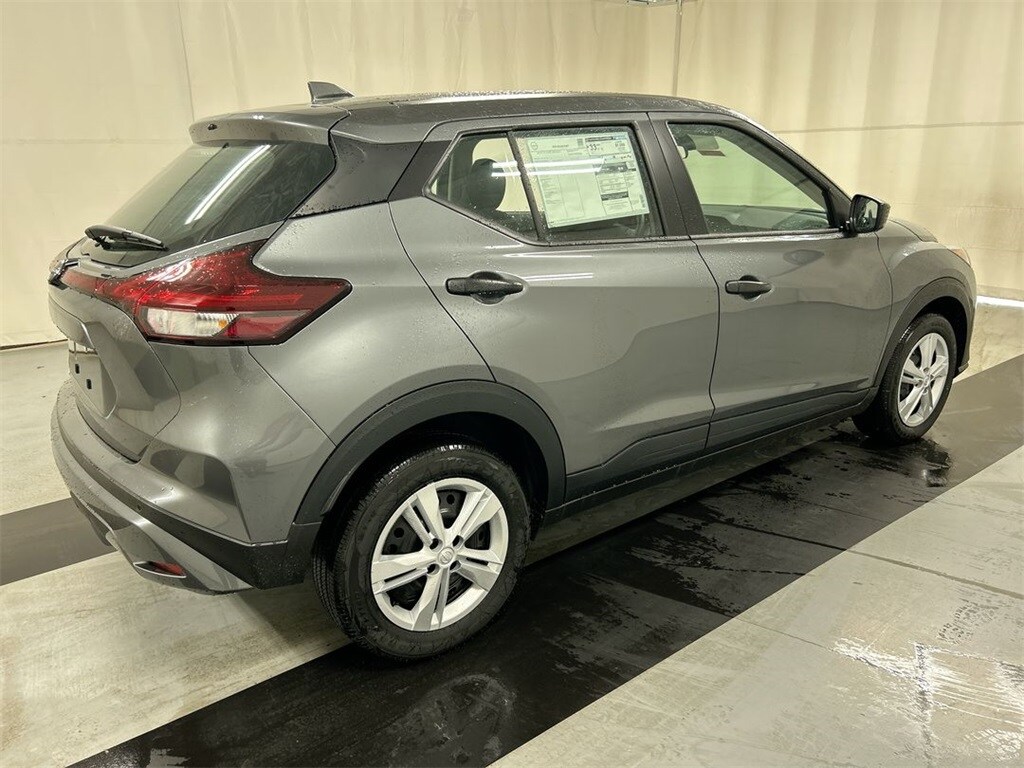 New 2025 Nissan Kicks Play S SUV