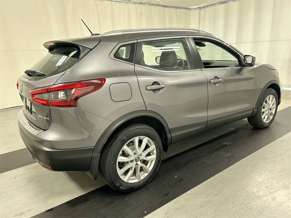 2022 Nissan Rogue Sport SV photo 2