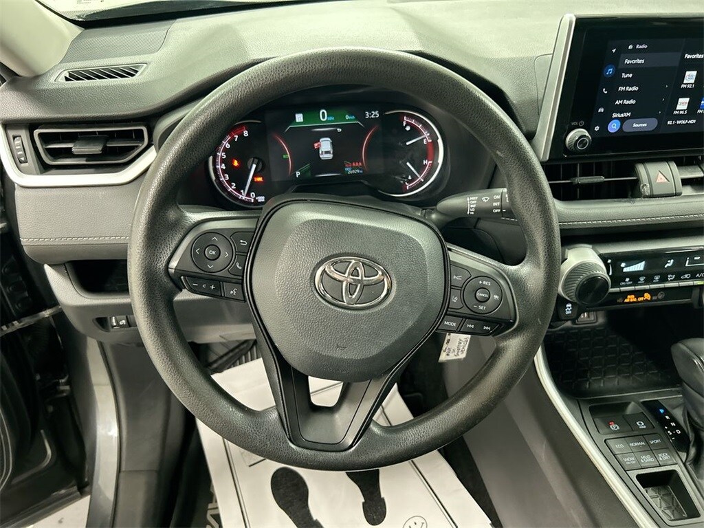 2023 Toyota RAV4 LE photo 4