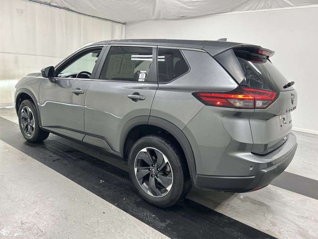 2024 Nissan Rogue SV - Photo 7